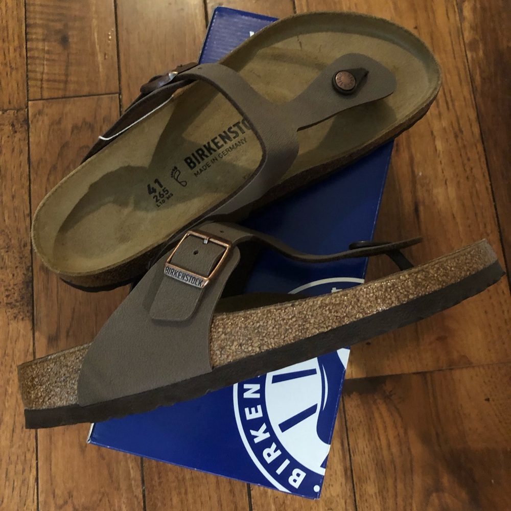 New! Birkenstock Gizeh size 41, US 10 mocha